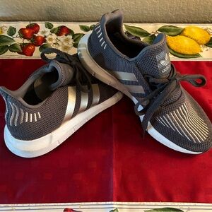 Adidas Swift Run Tennis Shoes